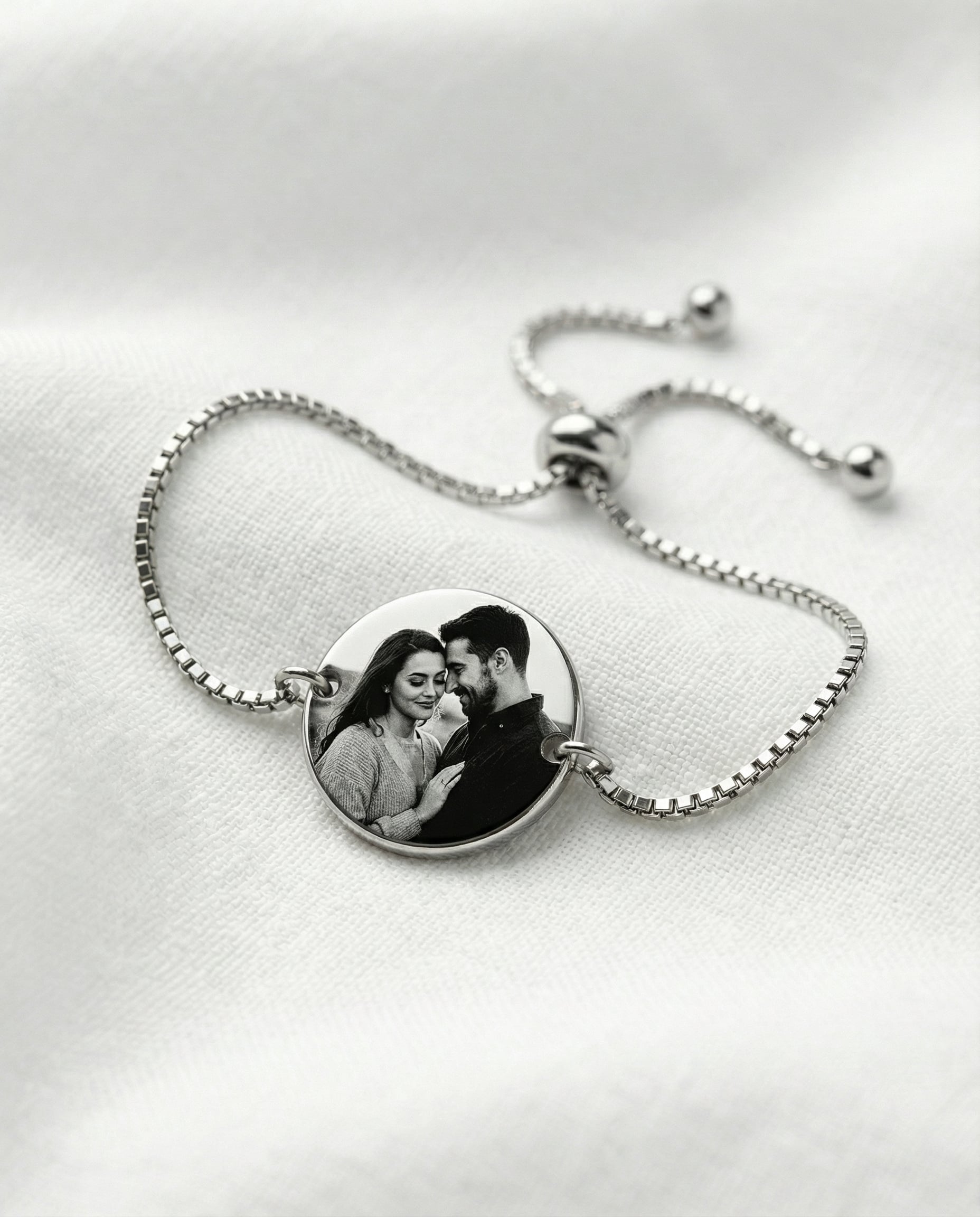 Bratara Luna cu poza gravata