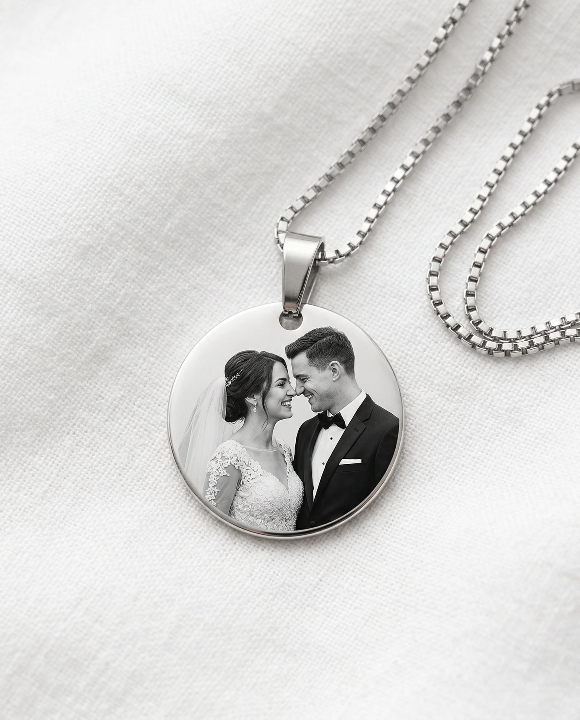 Colier Luna gravat cu poza